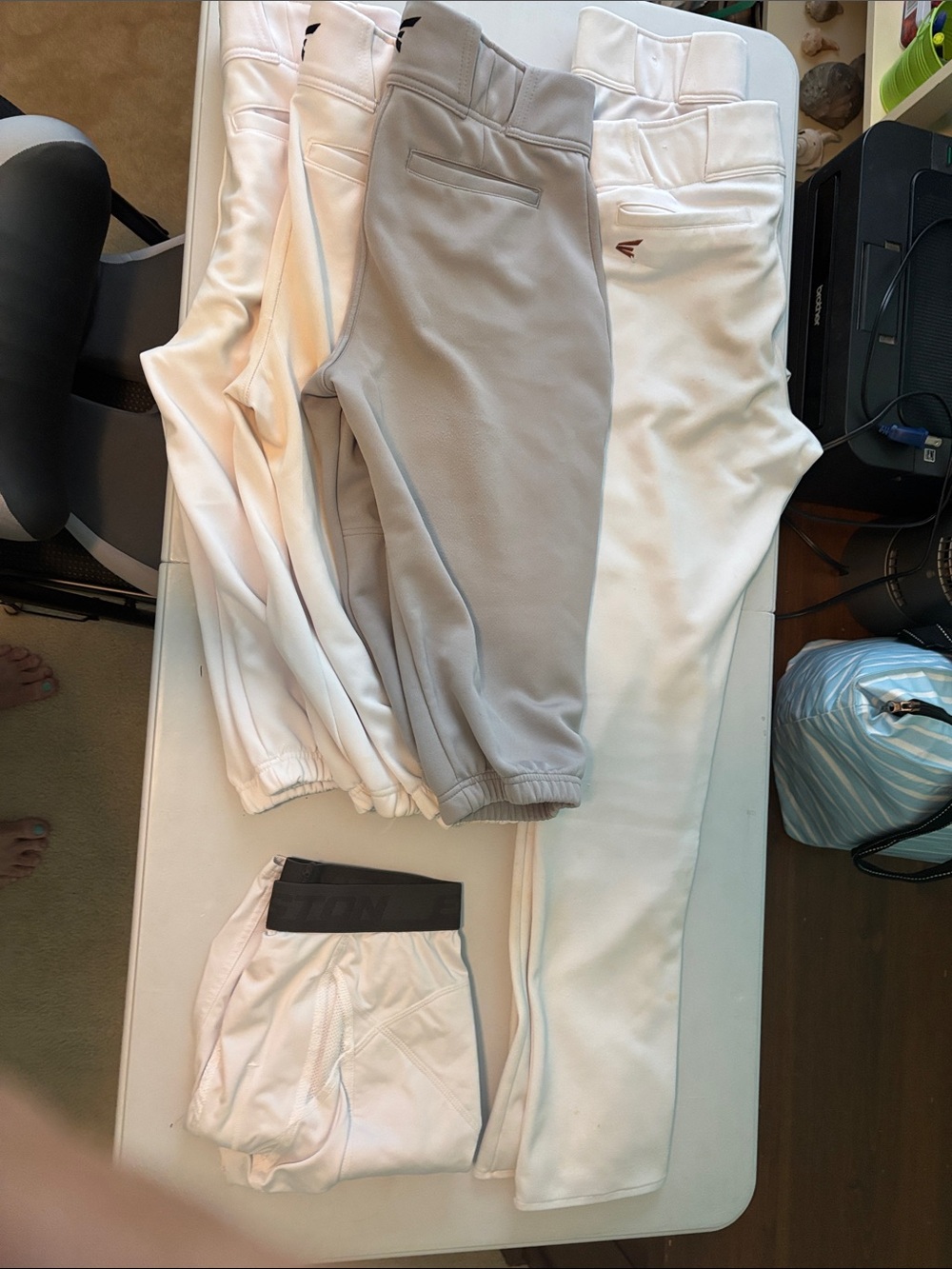 Total 5 pairs kids Easton used Baseball 2 long pants and 3 joggers Size Medium